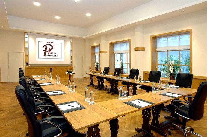 Imagen de los interiores del Hotel Progress. Foto 13