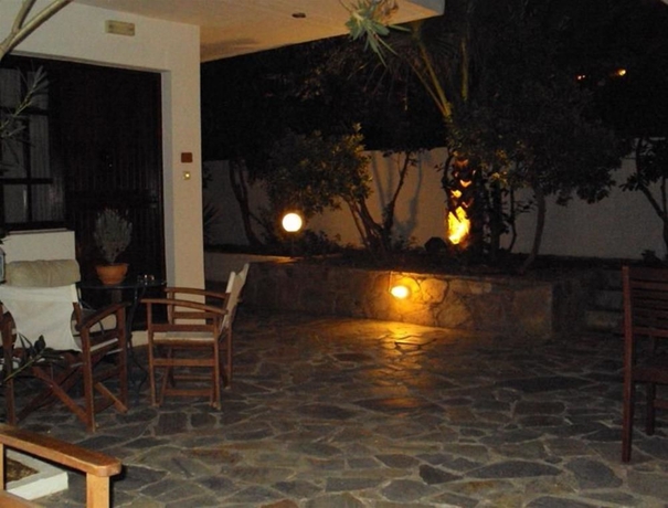 Imagen del bar/restaurante del Hotel Proimos Maisonnettes. Foto 3