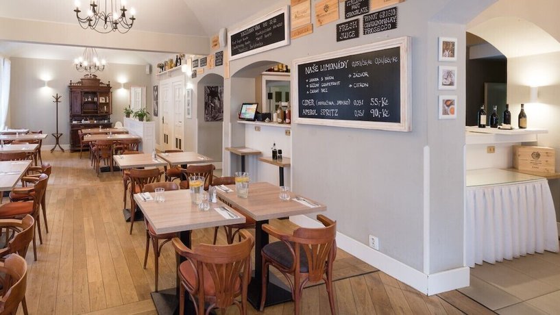 Imagen del bar/restaurante del Hotel Prokop Square. Foto 3