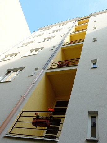 Imagen de los exteriores del Hotel Prokopka. Foto 15