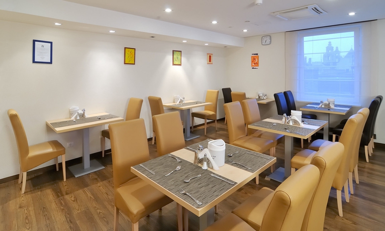 Imagen del bar/restaurante del Hotel Promenade City. Foto 4