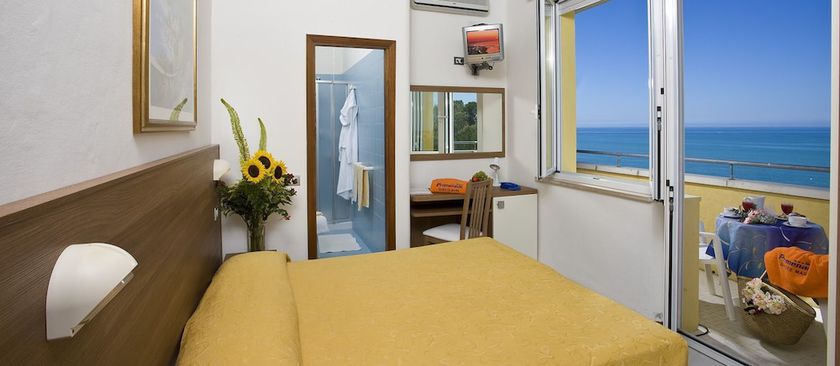 Imagen de la habitación del Hotel Promenade, Gabicce Mare. Foto 4