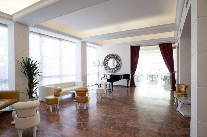 Imagen de los interiores del Hotel Promenade Riccione. Foto 19