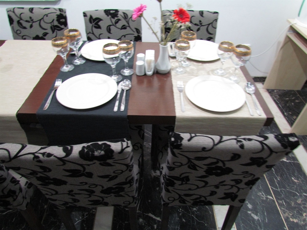 Imagen del bar/restaurante del Hotel Promise. Foto 7