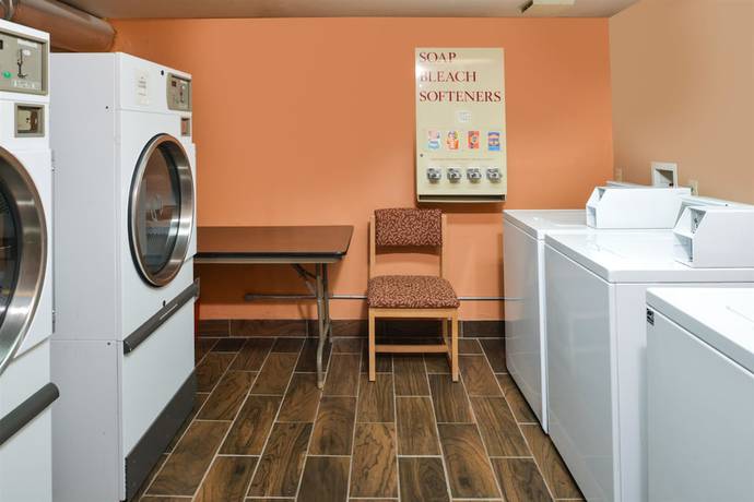 Imagen de los interiores del Hotel Pronghorn Inn. Foto 14