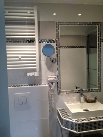 Imagen de la habitación del Hotel Prony Monceau. Foto 3