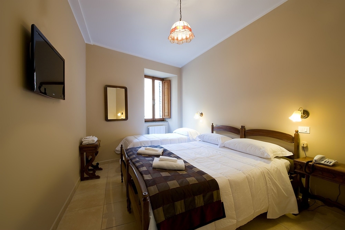 Imagen de la habitación del Hotel Properzio. Foto 1
