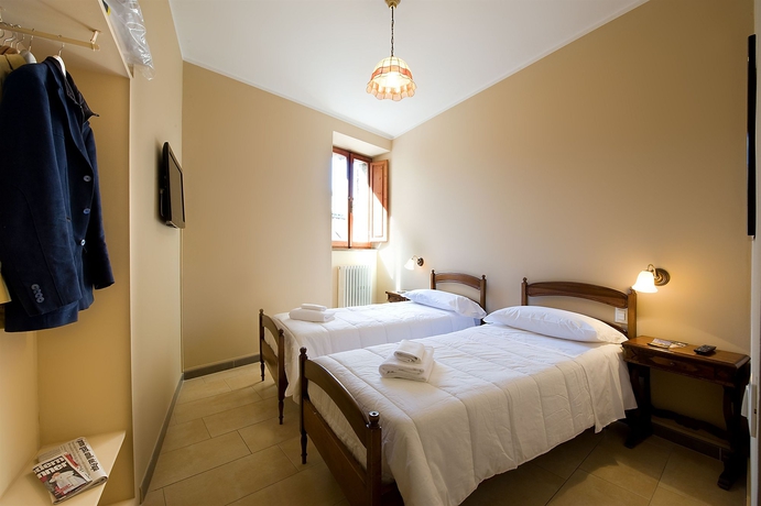 Imagen de la habitación del Hotel Properzio. Foto 3