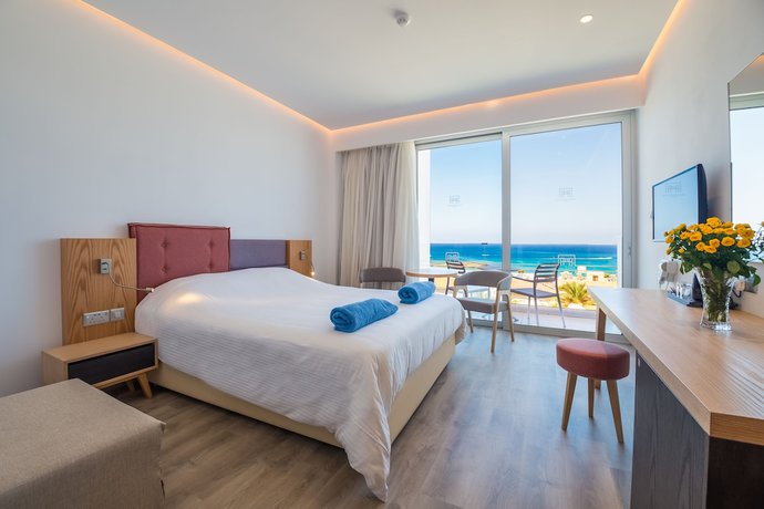 Imagen de la habitación del Hotel Protaras Plaza. Foto 4