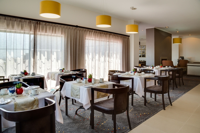 Imagen del bar/restaurante del Hotel Protea By Marriott Cape Town Tyger Valley. Foto 5