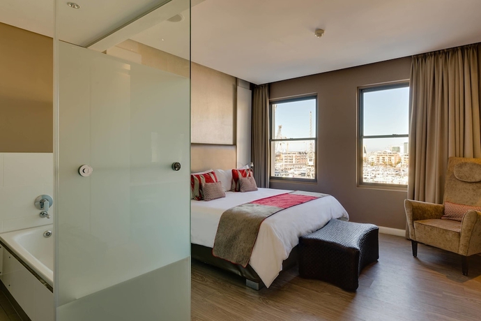 Imagen de la habitación del Hotel Protea By Marriott Cape Town Waterfront Breakwater Lodge. Foto 14