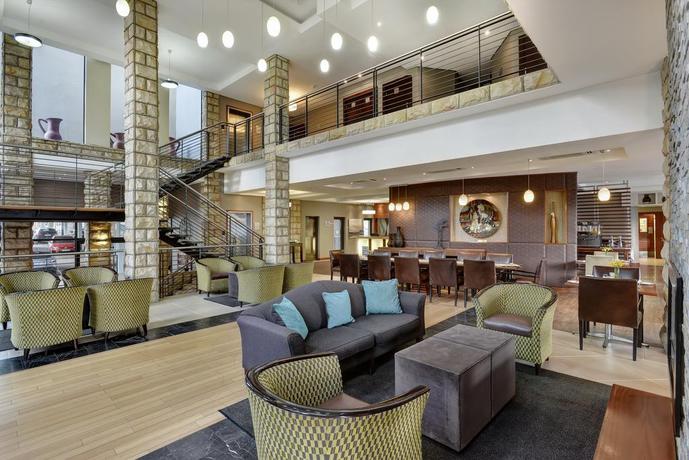 Imagen de los interiores del Hotel Protea By Marriott Clarens. Foto 10