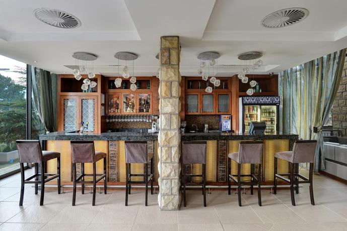 Imagen del bar/restaurante del Hotel Protea By Marriott Clarens. Foto 2