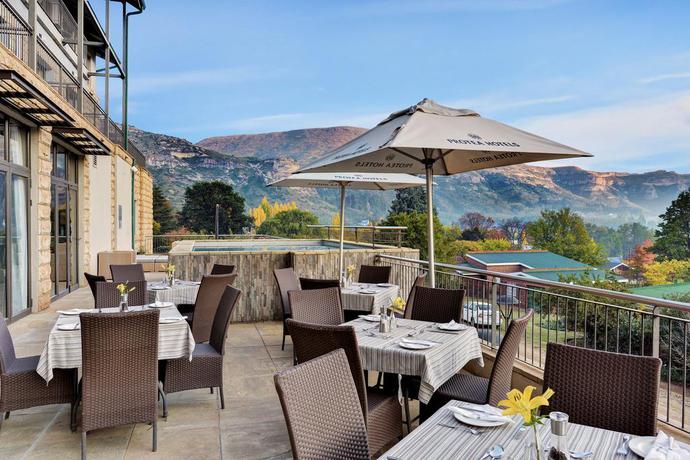 Imagen del bar/restaurante del Hotel Protea By Marriott Clarens. Foto 3