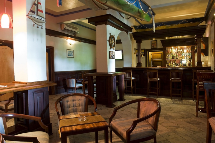 Imagen del bar/restaurante del Hotel Protea By Marriott Dar Es Salaam Courtyard. Foto 4