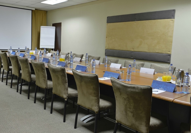 Imagen de los interiores del Hotel Protea By Marriott Lusaka Cairo Road. Foto 14