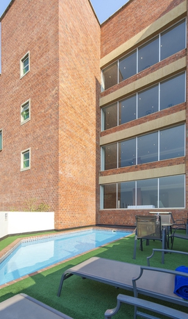 Imagen de la piscina del Hotel Protea By Marriott Lusaka. Foto 16