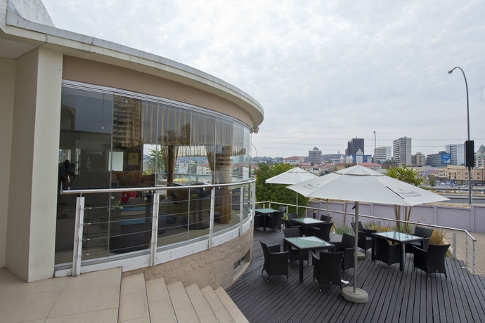 Imagen del bar/restaurante del Hotel Protea By Marriott Windhoek Furstenhof. Foto 3