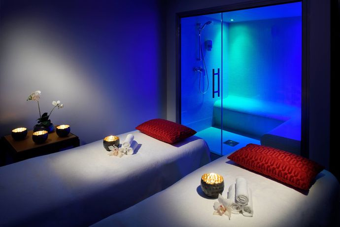 Imagen de los interiores del Hotel Protea Constantine. Foto 16