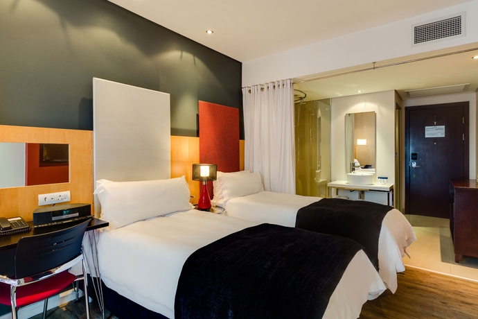 Imagen de la habitación del Hotel Protea Fire and Ice By Marriott Cape Town. Foto 9
