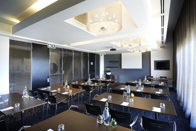 Imagen de los interiores del Hotel Protea Fire and Ice By Marriott Jhb Melrose Arch. Foto 11