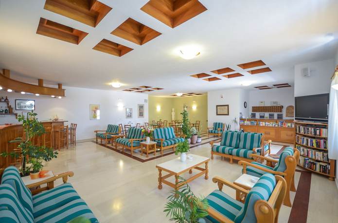 Imagen de los interiores del Hotel Proteas and Suites. Foto 20