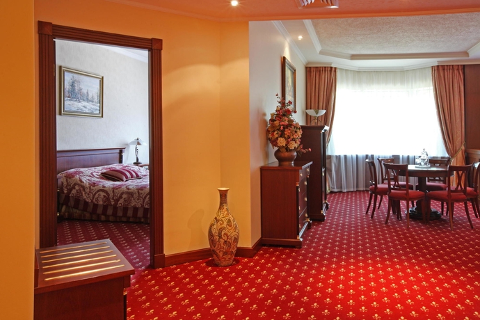 Imagen de los interiores del Hotel Proton. Foto 11