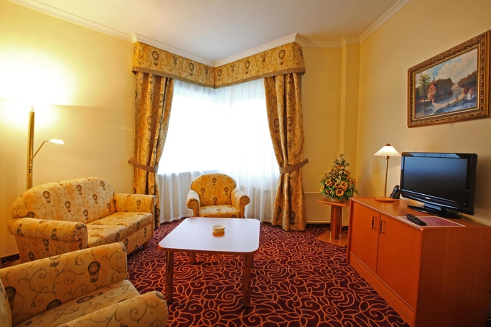 Imagen de los interiores del Hotel Proton. Foto 12