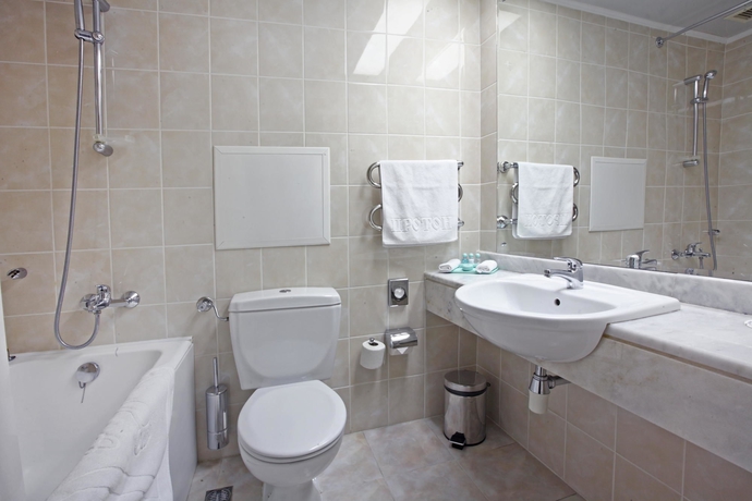 Imagen de la habitación del Hotel Proton. Foto 9