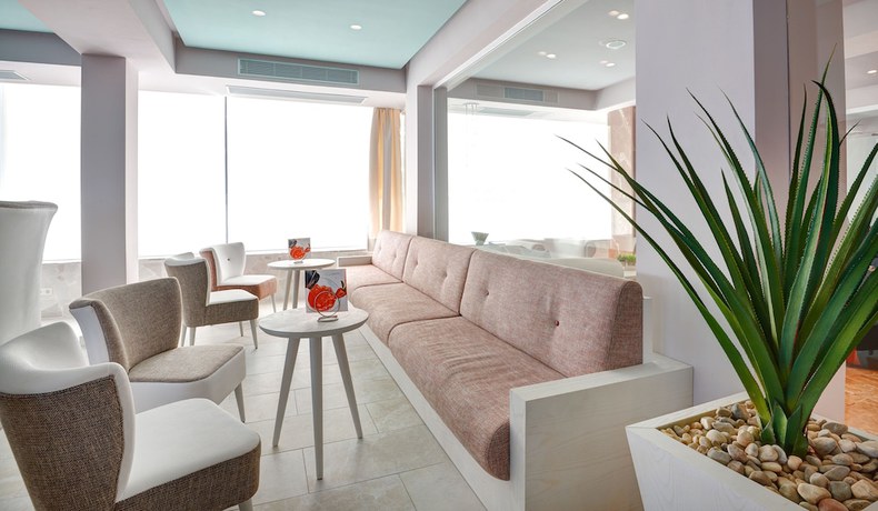 Imagen del bar/restaurante del Hotel Protur Bonamar. Foto 2