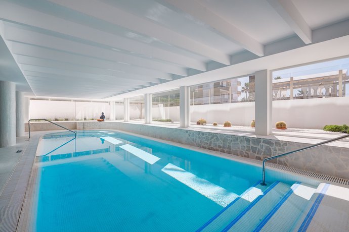 Imagen de la piscina del Hotel Protur Bonamar. Foto 15