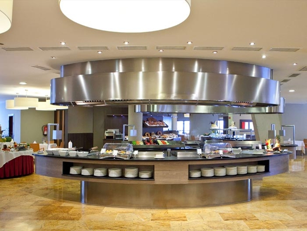 Imagen del bar/restaurante del Hotel Protur Roquetas and Spa. Foto 2