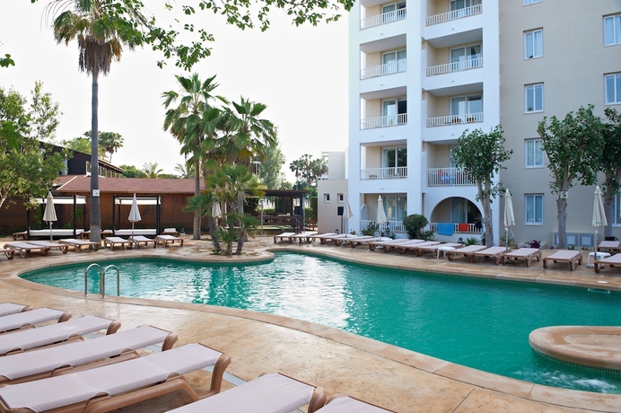 Imagen de la piscina del Hotel Protur Safari Park - All Inclusive. Foto 17