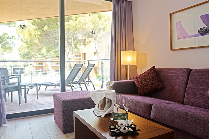 Imagen de los interiores del Hotel Protur Turó Pins. Foto 5