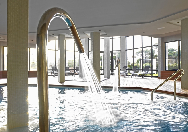 Imagen de la piscina del Hotel Protur Turó Pins. Foto 7