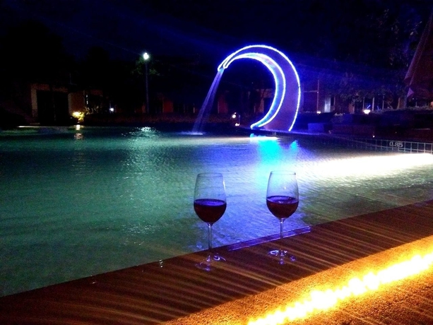 Imagen de la piscina del Hotel Proud Garden. Foto 19