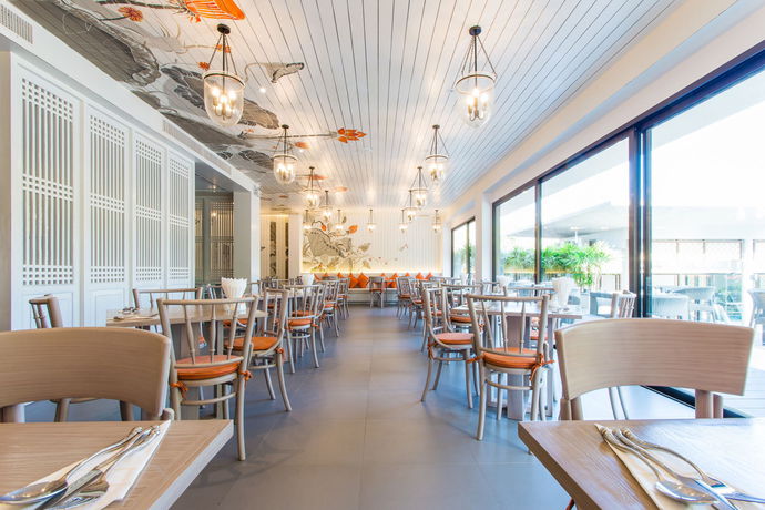 Imagen del bar/restaurante del Hotel Proud Phuket. Foto 2