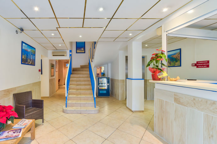 Imagen general del Hotel Proven&ccedil;al, Saint Raphael. Foto 3