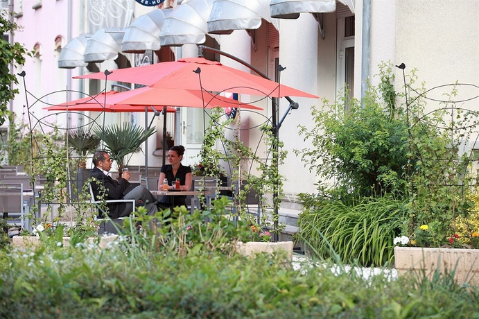 Imagen de los exteriores del Hotel Providence. Foto 14