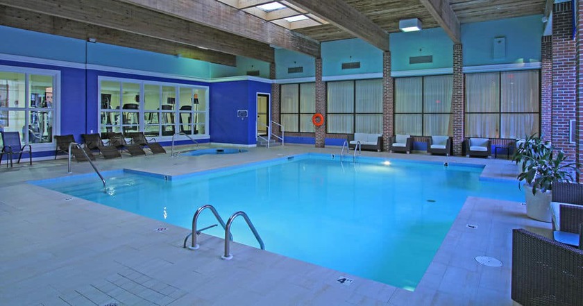 Imagen de la piscina del Hotel Providence Marriott Downtown. Foto 9