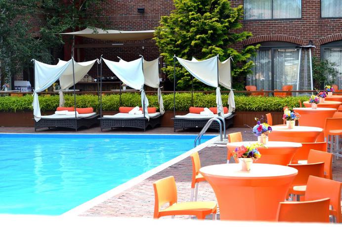 Imagen de la piscina del Hotel Providence Marriott Downtown. Foto 10
