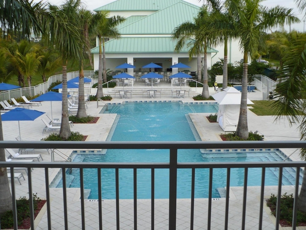 Imagen de la piscina del Hotel Provident Doral At The Blue Miami. Foto 11