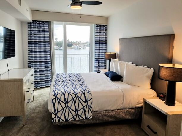 Imagen de la habitación del Hotel Provident Oceana Beachfront Suites. Foto 11