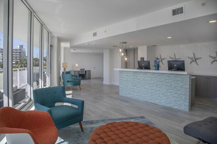 Imagen general del Hotel Provident Oceana Beachfront Suites. Foto 3