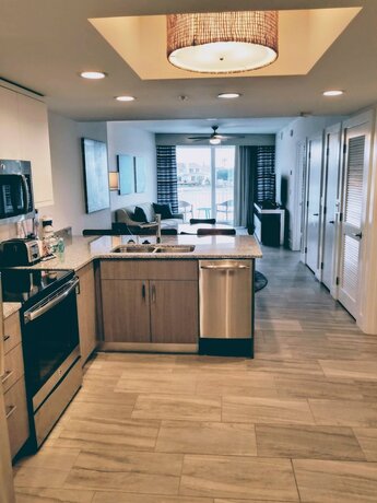 Imagen de la habitación del Hotel Provident Oceana Beachfront Suites. Foto 19