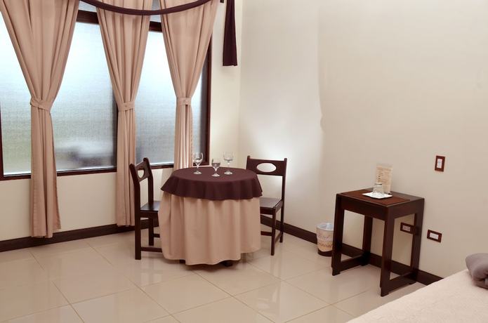 Imagen del bar/restaurante del Hotel Provincial, Aguas Zarcas. Foto 3