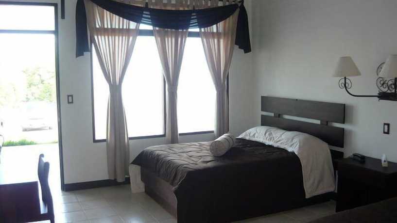 Imagen de la habitación del Hotel Provincial, Aguas Zarcas. Foto 13