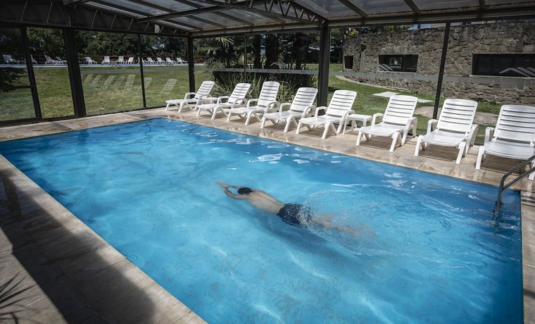 Imagen de la piscina del Hotel Provincial Sierra de la Ventana. Foto 20