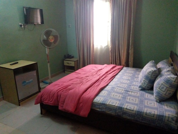 Imagen de la habitación del Hotel Prowess and Suites. Foto 2