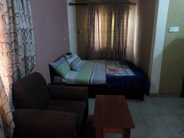 Imagen de la habitación del Hotel Prowess and Suites. Foto 16